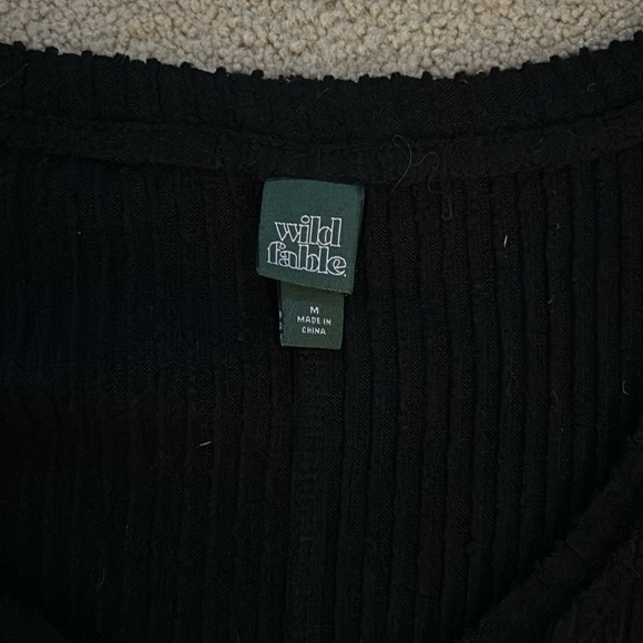 Black blouse size medium - Picture 4 of 4